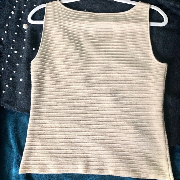 Vintage ⭐️🐻 MOSCHINO 🐻⭐️ Virgin Wool Velvet 3D Flower Tank Top Shirt ITALY❣️ - Picture 11 of 14